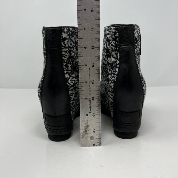 Sorel Boots Women's Size 7 Black White Hidden Wedge Ankle Booties Normcore - Picture 9 of 12